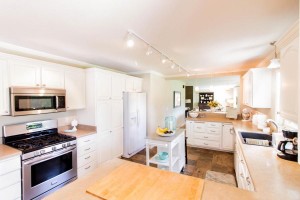 Parkview Dr  -Kitchen 3
