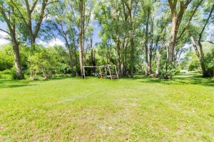 Parkview Dr  - Yard