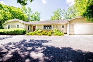 Parkview Dr  - front view